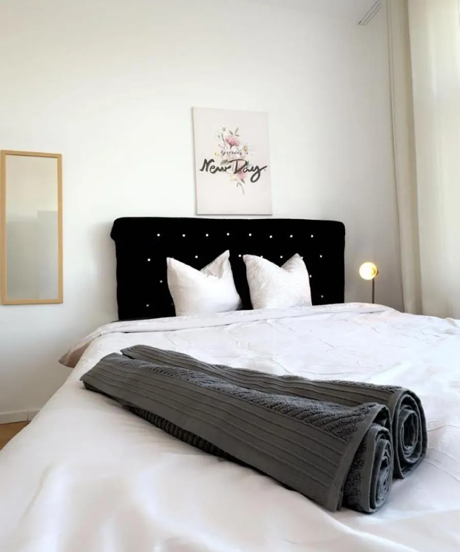 Spacious 3Br Shared Apartment Near Kaufpark Alterlaa Vienna