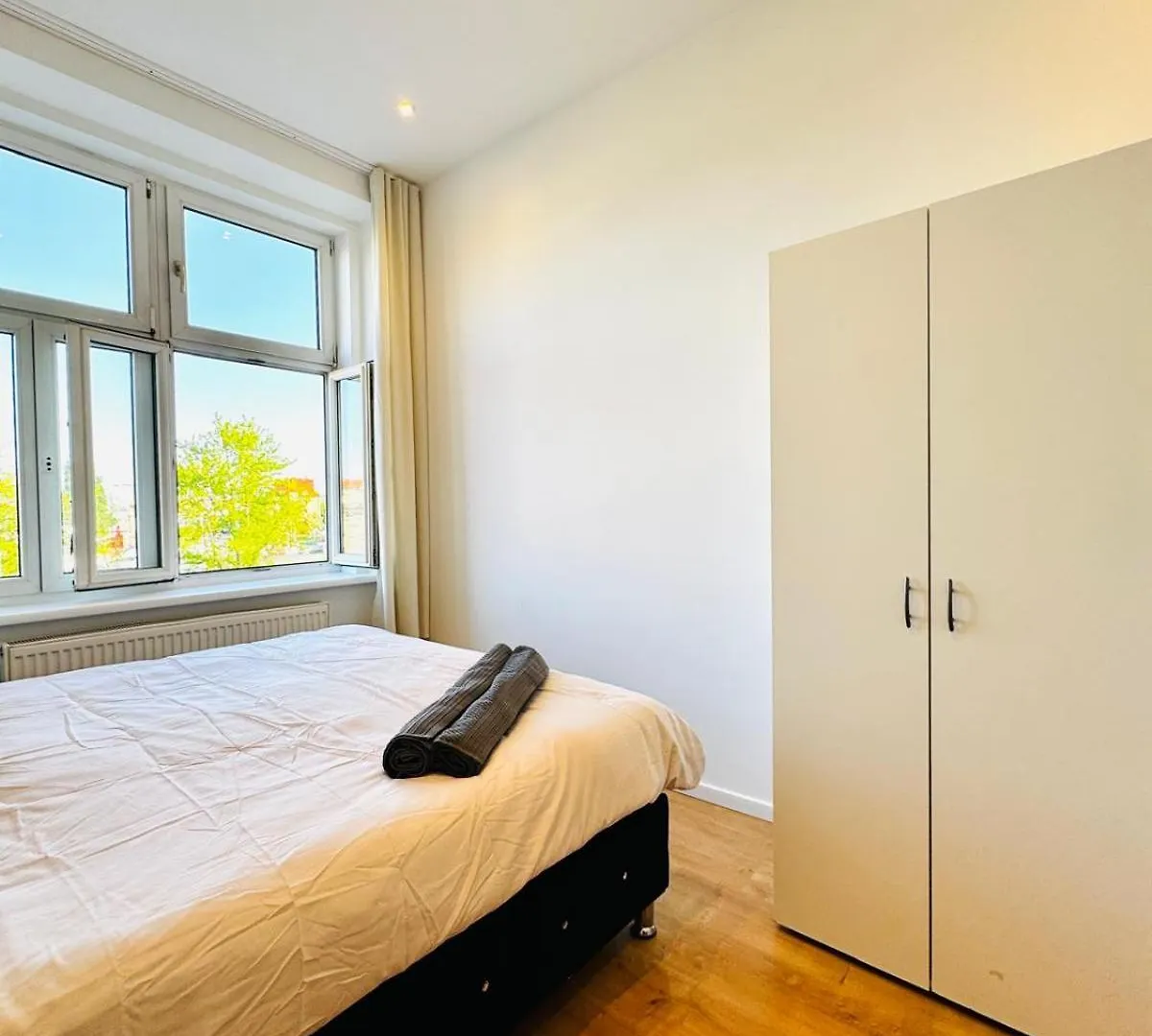 Spacious 3Br Shared Apartment Near Kaufpark Alterlaa Vienna 0*,  Austria