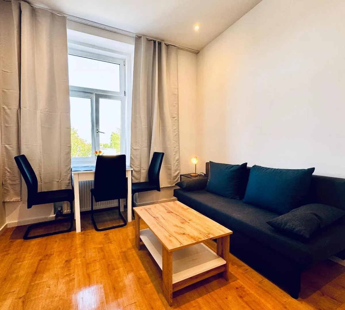 Spacious 3Br Shared Apartment Near Kaufpark Alterlaa Vienna