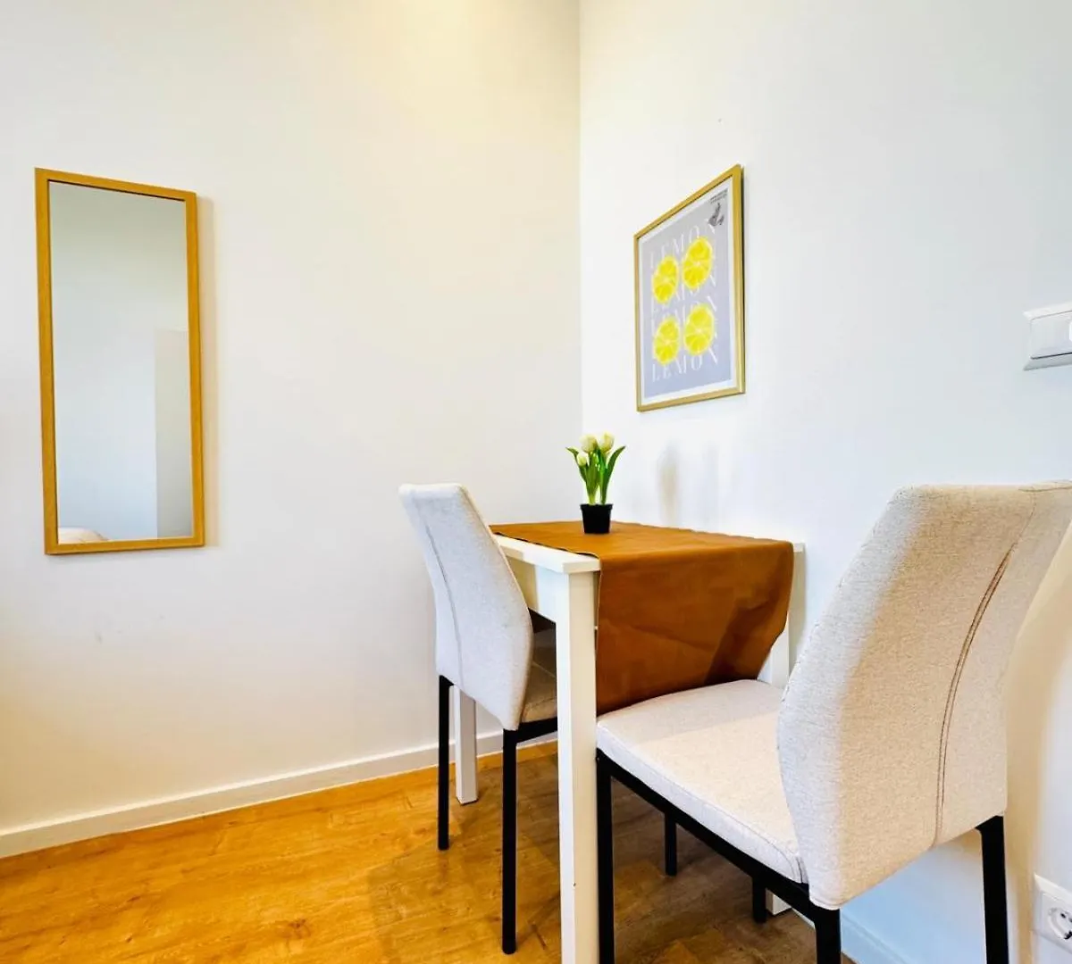 Spacious 3Br Shared Apartment Near Kaufpark Alterlaa Vienna 0*,  Austria