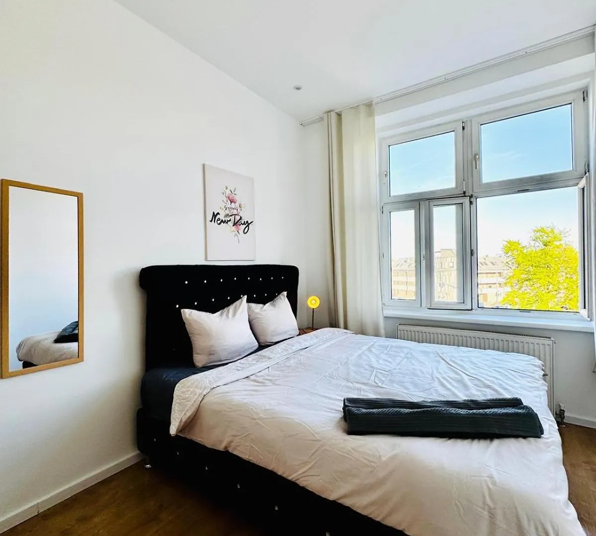 Spacious 3Br Shared Apartment Near Kaufpark Alterlaa contacts